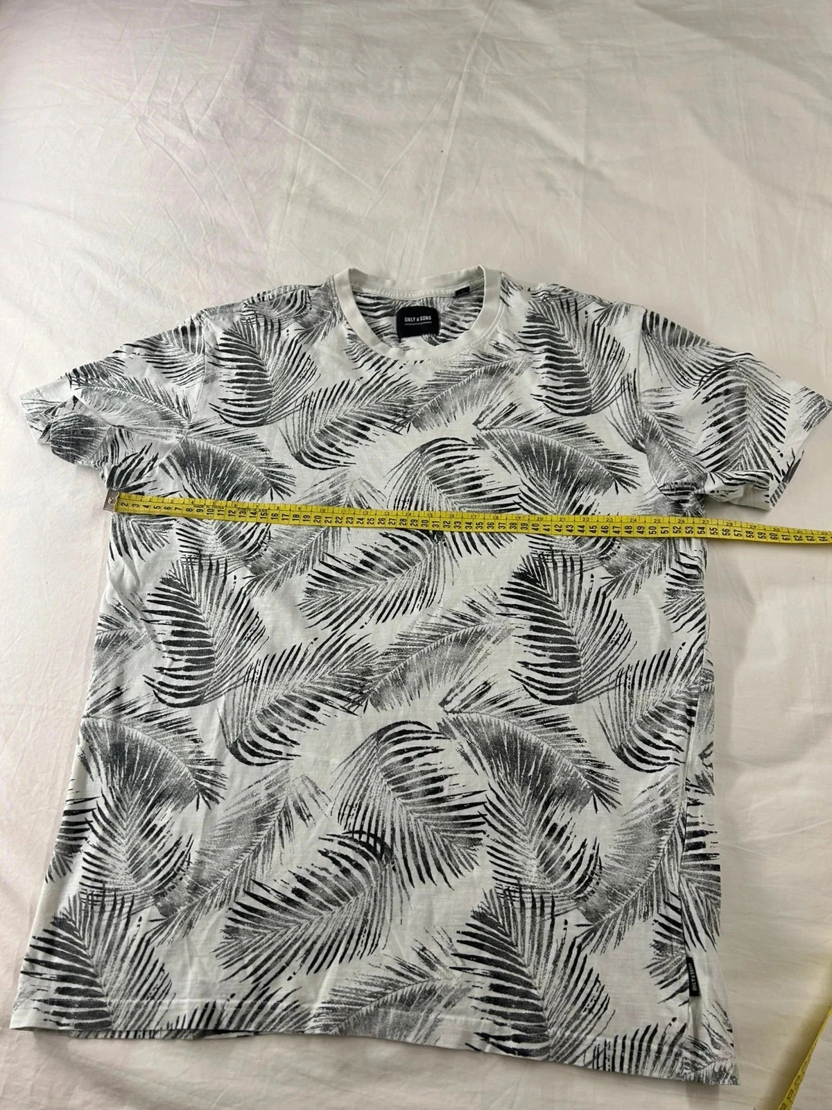 Camiseta blanca con estampado ONLY & SONS – photo 7